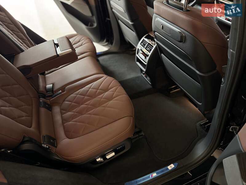 Внедорожник / Кроссовер BMW X7 2023 в Одессе