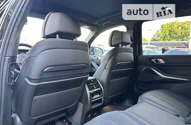 Позашляховик / Кросовер BMW X7 2024 в 