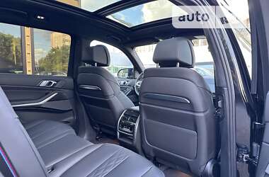 Позашляховик / Кросовер BMW X7 2024 в 