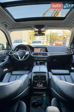 Внедорожник / Кроссовер BMW X7 2021 в 