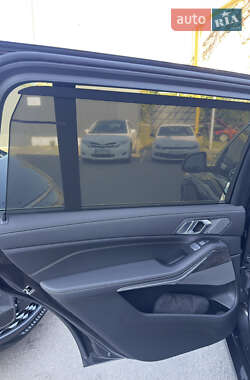 Внедорожник / Кроссовер BMW X7 2021 в 
