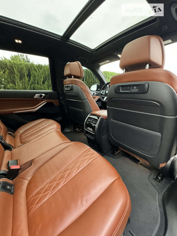 Позашляховик / Кросовер BMW X7 2022 в Дніпрі