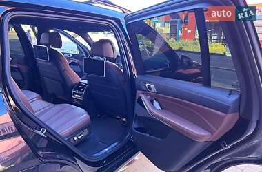 Позашляховик / Кросовер BMW X7 2019 в 