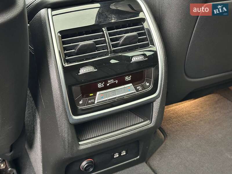 Внедорожник / Кроссовер BMW X7 2020 в Киеве