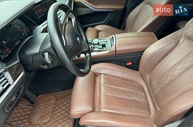 Позашляховик / Кросовер BMW X7 2020 в 