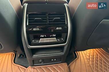 Позашляховик / Кросовер BMW X7 2020 в 