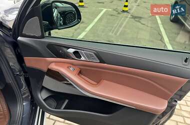 Позашляховик / Кросовер BMW X7 2020 в 