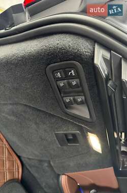 Позашляховик / Кросовер BMW X7 2020 в 