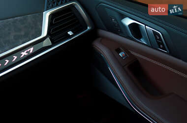 Внедорожник / Кроссовер BMW X7 2023 в 