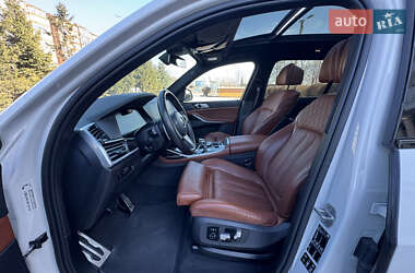Позашляховик / Кросовер BMW X7 2020 в 