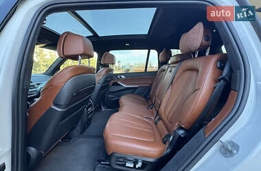 Позашляховик / Кросовер BMW X7 2020 в 