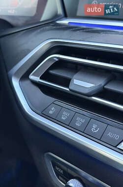 Позашляховик / Кросовер BMW X7 2020 в 