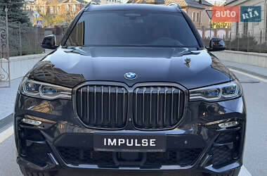 Внедорожник / Кроссовер BMW X7 2021 в 