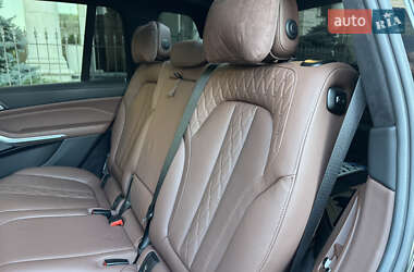 Внедорожник / Кроссовер BMW X7 2021 в 