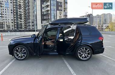 Внедорожник / Кроссовер BMW X7 2021 в 