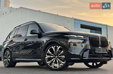 Позашляховик / Кросовер BMW X7 2024 в 