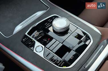 Позашляховик / Кросовер BMW X7 2024 в 