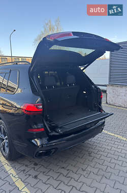 Внедорожник / Кроссовер BMW X7 2019 в 