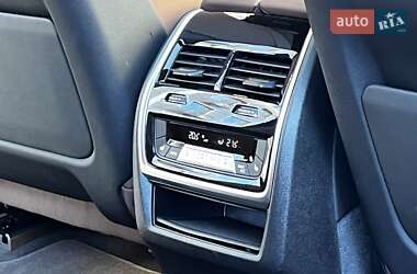 Позашляховик / Кросовер BMW X7 2024 в 