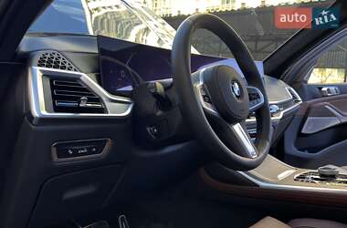 Позашляховик / Кросовер BMW X7 2024 в 