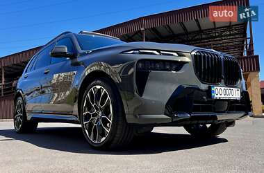 Позашляховик / Кросовер BMW X7 2024 в 