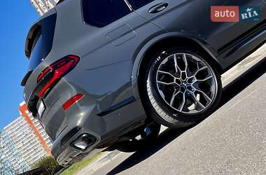 Позашляховик / Кросовер BMW X7 2024 в 