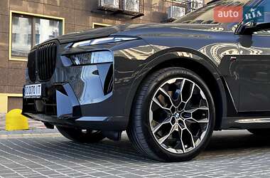 Позашляховик / Кросовер BMW X7 2024 в 