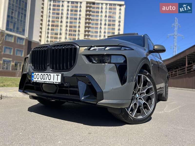 Позашляховик / Кросовер BMW X7 2024 в 