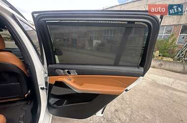 Позашляховик / Кросовер BMW X7 2022 в 