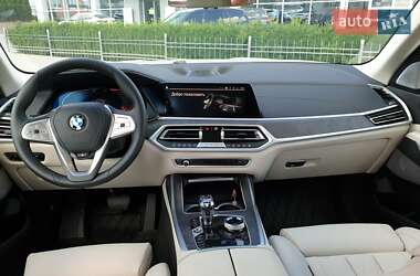 Позашляховик / Кросовер BMW X7 2021 в 