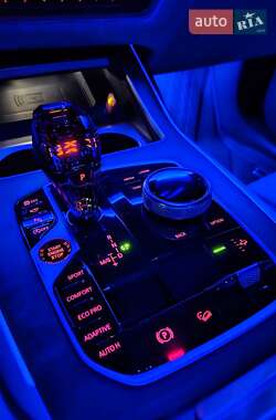 Позашляховик / Кросовер BMW X7 2021 в 
