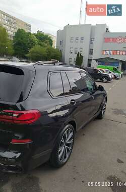 Внедорожник / Кроссовер BMW X7 2021 в 