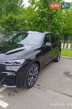 Внедорожник / Кроссовер BMW X7 2021 в 