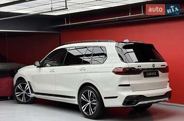Позашляховик / Кросовер BMW X7 2020 в 