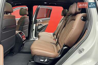 Позашляховик / Кросовер BMW X7 2020 в 