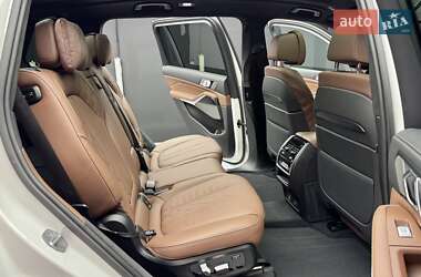 Позашляховик / Кросовер BMW X7 2020 в 