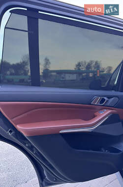 Внедорожник / Кроссовер BMW X7 2022 в 
