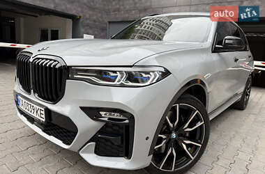 Позашляховик / Кросовер BMW X7 2022 в 