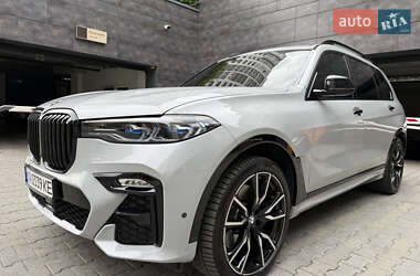 Позашляховик / Кросовер BMW X7 2022 в 