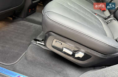 Позашляховик / Кросовер BMW X7 2022 в 