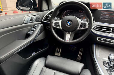 Позашляховик / Кросовер BMW X7 2022 в 