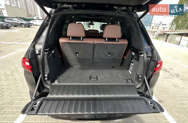 Позашляховик / Кросовер BMW X7 2022 в 