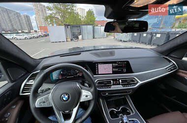Позашляховик / Кросовер BMW X7 2022 в 