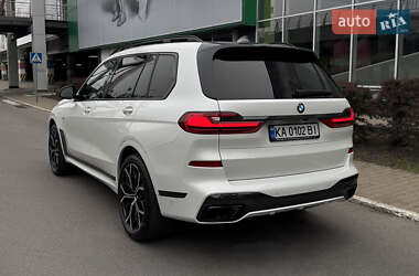 Позашляховик / Кросовер BMW X7 2020 в 