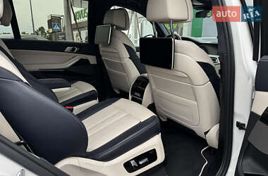 Позашляховик / Кросовер BMW X7 2020 в 