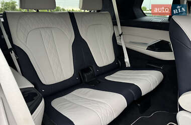 Позашляховик / Кросовер BMW X7 2020 в 