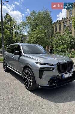 Позашляховик / Кросовер BMW X7 2023 в 
