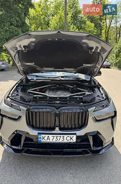 Позашляховик / Кросовер BMW X7 2023 в 
