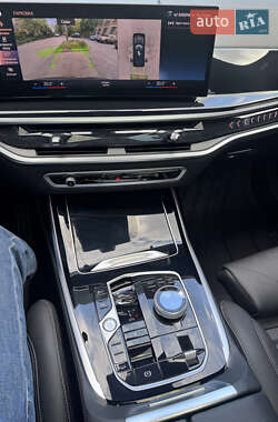 Позашляховик / Кросовер BMW X7 2023 в 