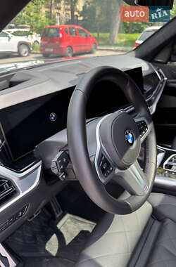 Позашляховик / Кросовер BMW X7 2023 в 
